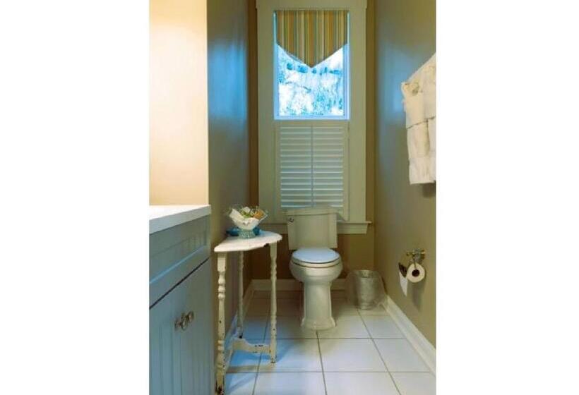 带特大床的豪华房间, Oakpak Inns   Enjoy All Inclusive Snack Beverages Wine & Beer During The Stay