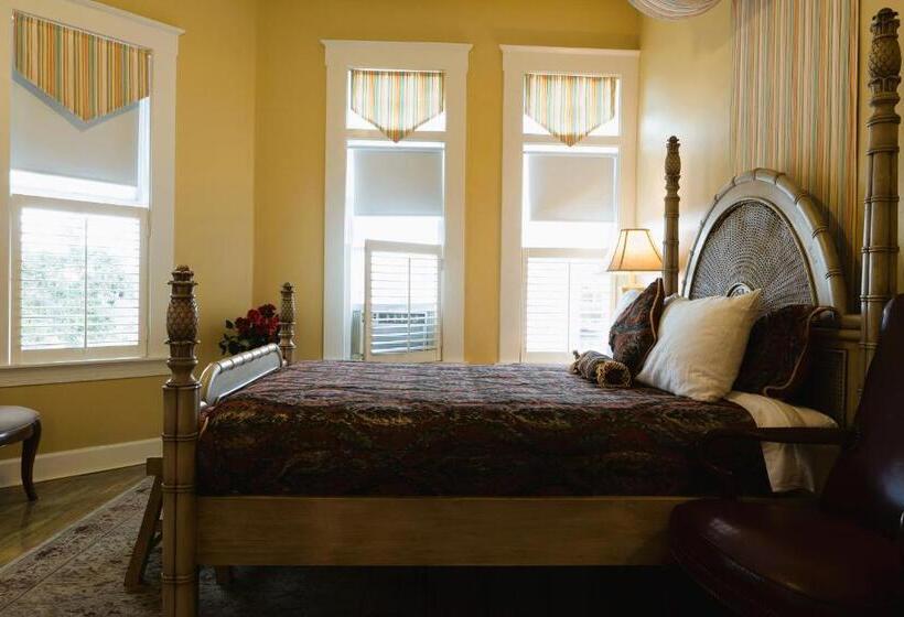 带特大床的豪华房间, Oakpak Inns   Enjoy All Inclusive Snack Beverages Wine & Beer During The Stay