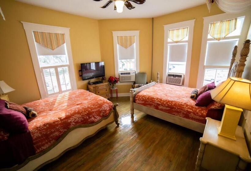 带特大床的豪华房间, Oakpak Inns   Enjoy All Inclusive Snack Beverages Wine & Beer During The Stay