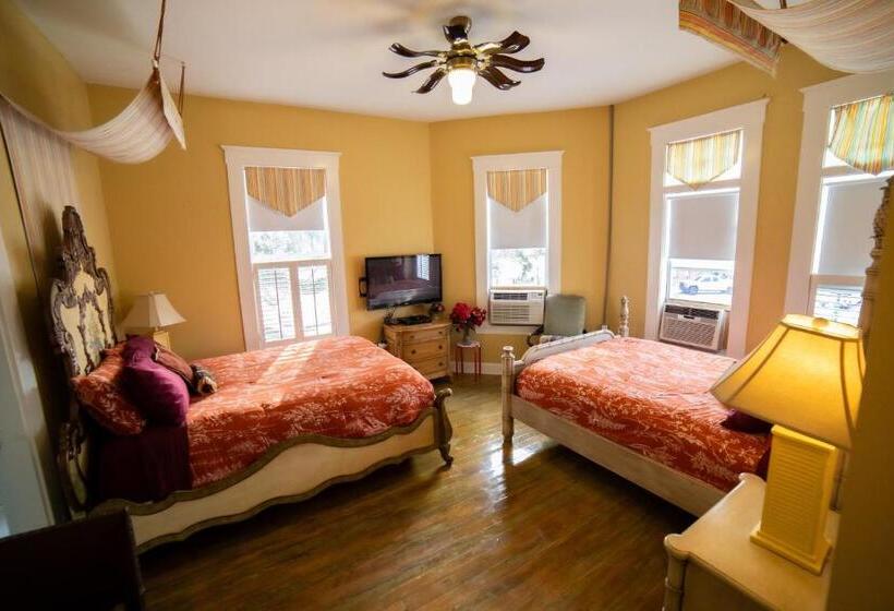 带特大床的豪华房间, Oakpak Inns   Enjoy All Inclusive Snack Beverages Wine & Beer During The Stay