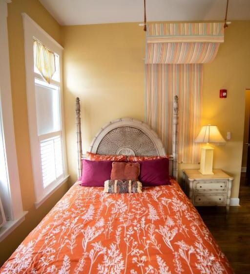 带特大床的豪华房间, Oakpak Inns   Enjoy All Inclusive Snack Beverages Wine & Beer During The Stay