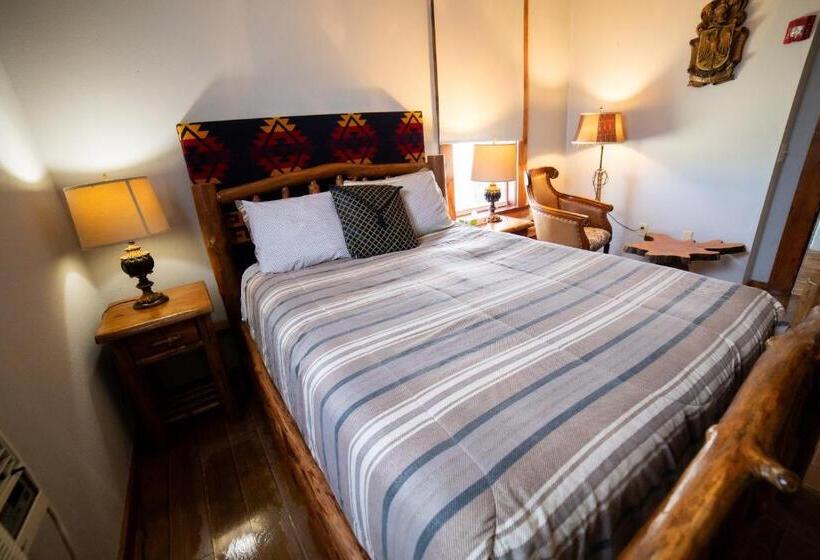 小室, Oakpak Inns   Enjoy All Inclusive Snack Beverages Wine & Beer During The Stay