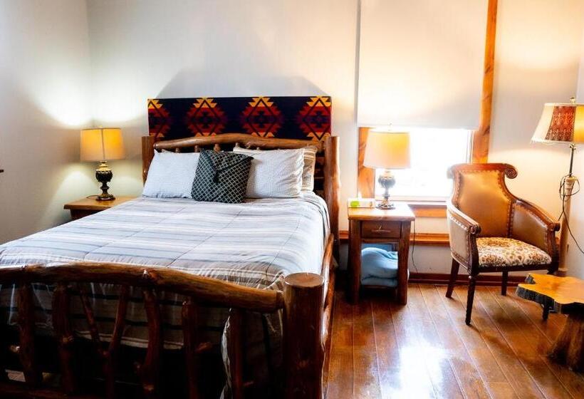 小室, Oakpak Inns   Enjoy All Inclusive Snack Beverages Wine & Beer During The Stay