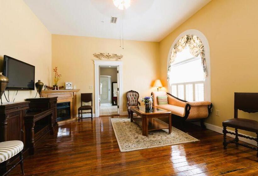 带阳台套房, Oakpak Inns   Enjoy All Inclusive Snack Beverages Wine & Beer During The Stay