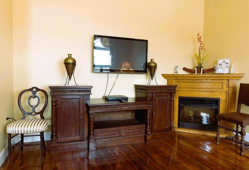 带阳台套房, Oakpak Inns   Enjoy All Inclusive Snack Beverages Wine & Beer During The Stay