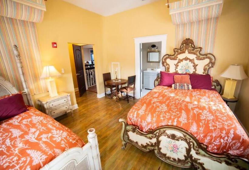 带特大床的豪华房间, Oakpak Inns   Enjoy All Inclusive Snack Beverages Wine & Beer During The Stay