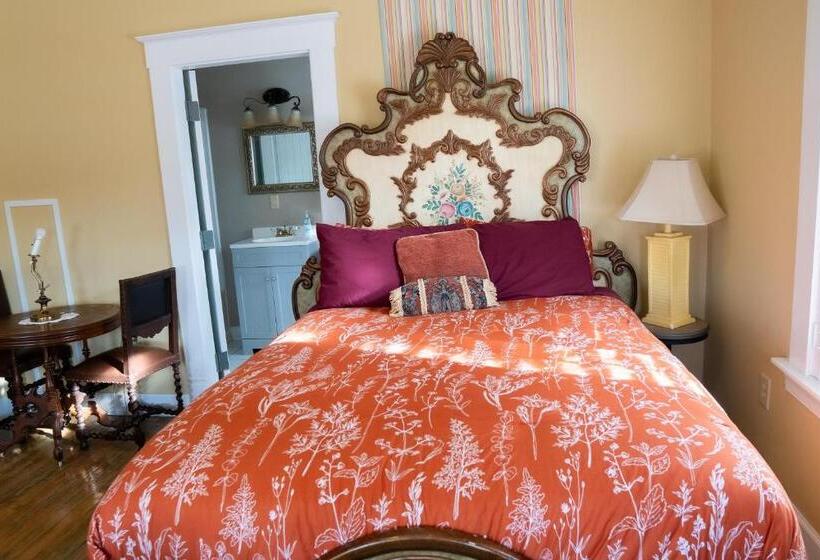 带特大床的豪华房间, Oakpak Inns   Enjoy All Inclusive Snack Beverages Wine & Beer During The Stay