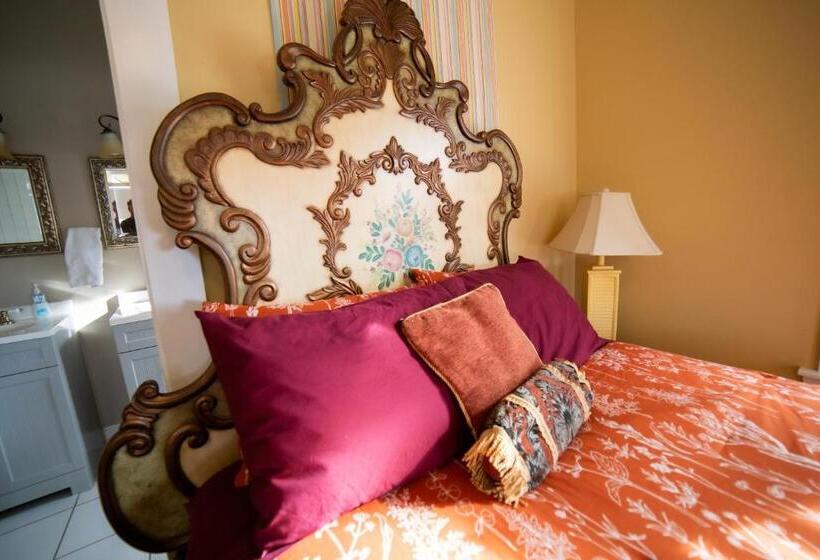 带特大床的豪华房间, Oakpak Inns   Enjoy All Inclusive Snack Beverages Wine & Beer During The Stay