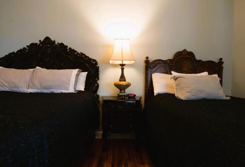 プレミアムファミリールーム, Oakpak Inns   Enjoy All Inclusive Snack Beverages Wine & Beer During The Stay