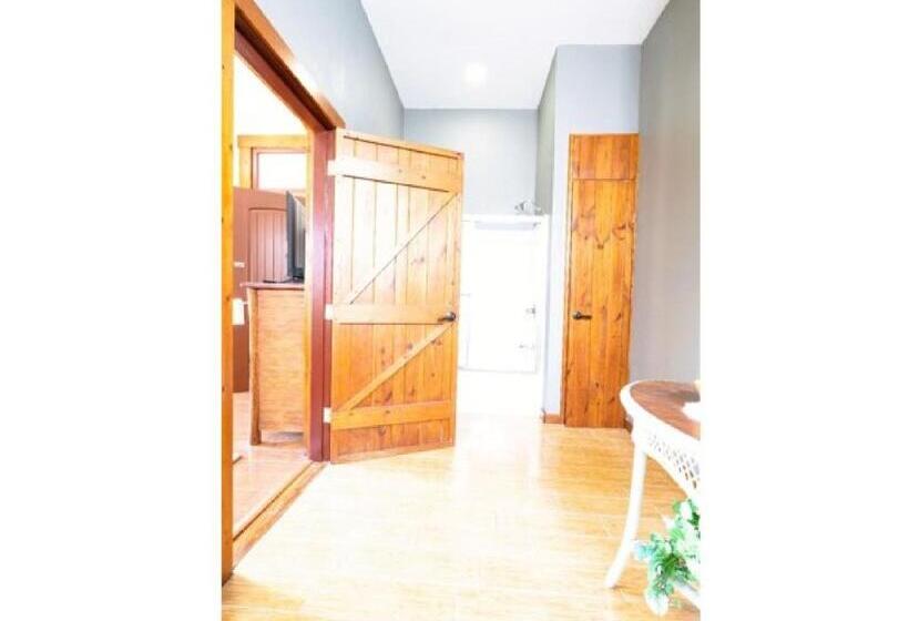 小室, Oakpak Inns   Enjoy All Inclusive Snack Beverages Wine & Beer During The Stay