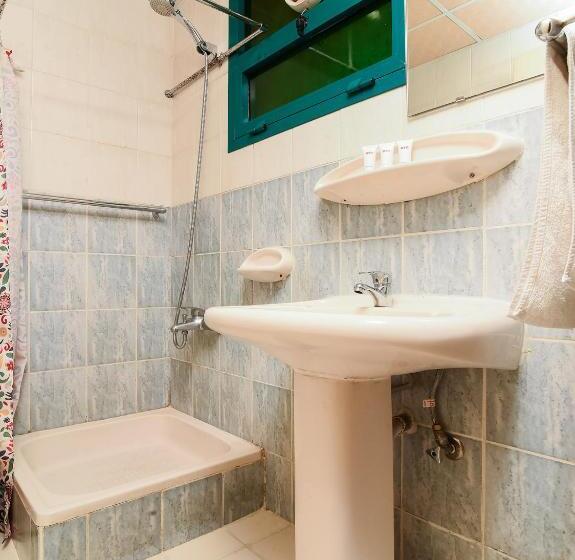 اتاق استاندارد با تخت بزرگ, Sama