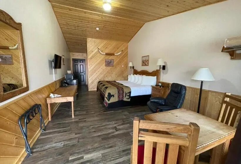 キングサイズベッドのデラックスルーム, The Longhorn Ranch Resort Lodge & Rv Park