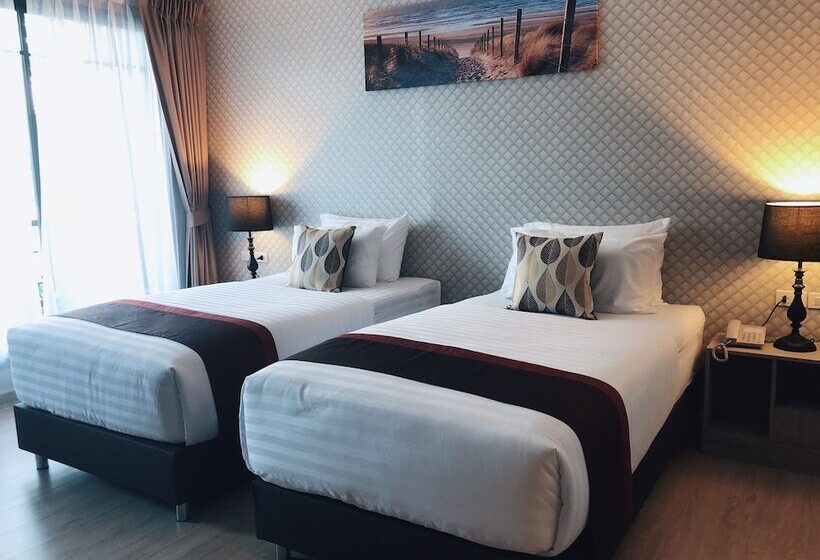 Номер Deluxe, The Tamnan Pattaya Hotel & Resort
