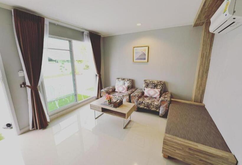Люкс, The Tamnan Pattaya Hotel & Resort