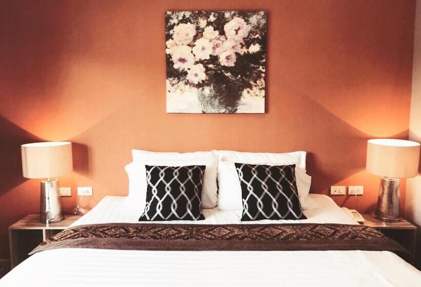 Номер Superior, The Tamnan Pattaya Hotel & Resort