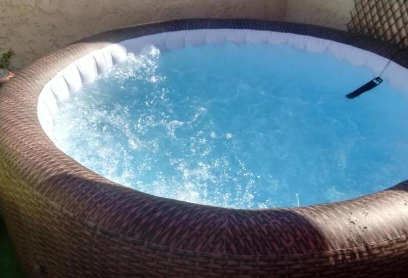 스위트, Mas De La Coucourde