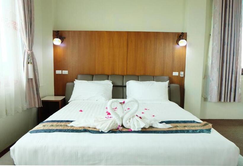 Folyóra Néző Suite, Chaophaya Thara Riverside