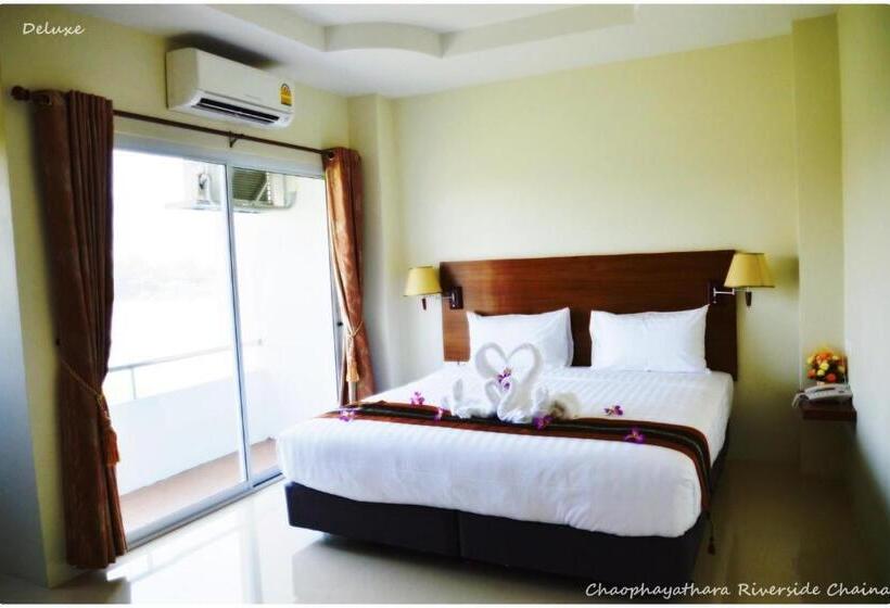 Deluxe Szoba Kind Size Bed, Chaophaya Thara Riverside