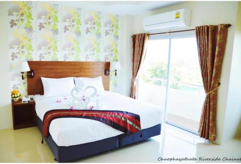 Deluxe Szoba Kind Size Bed, Chaophaya Thara Riverside