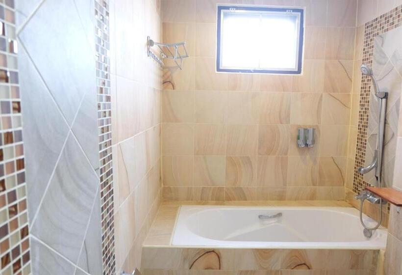 Deluxe room with river view, Chaophaya Thara Riverside