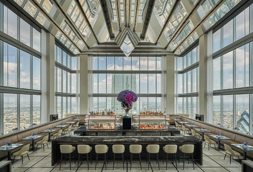 장애인을 위한 킹사이즈 침대 스탠다드 룸, Four Seasons Hotel Philadelphia At Comcast Center