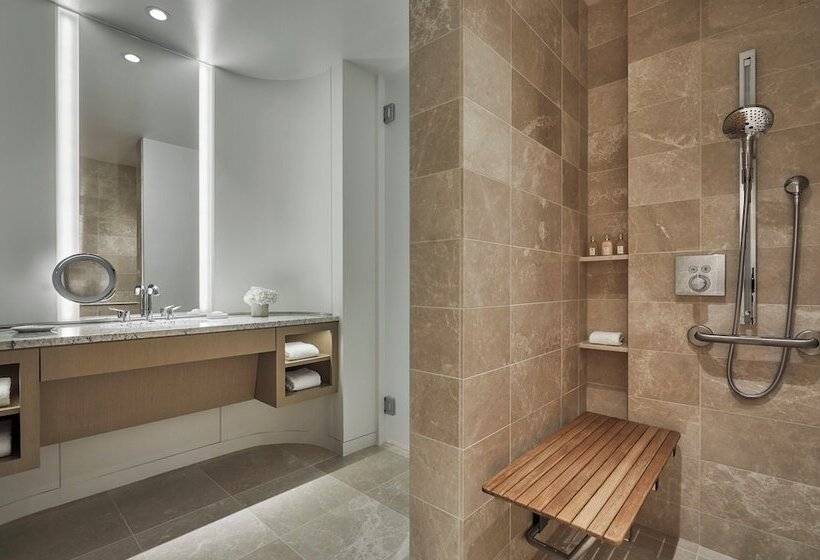 장애인을 위한 스위트, Four Seasons Hotel Philadelphia At Comcast Center