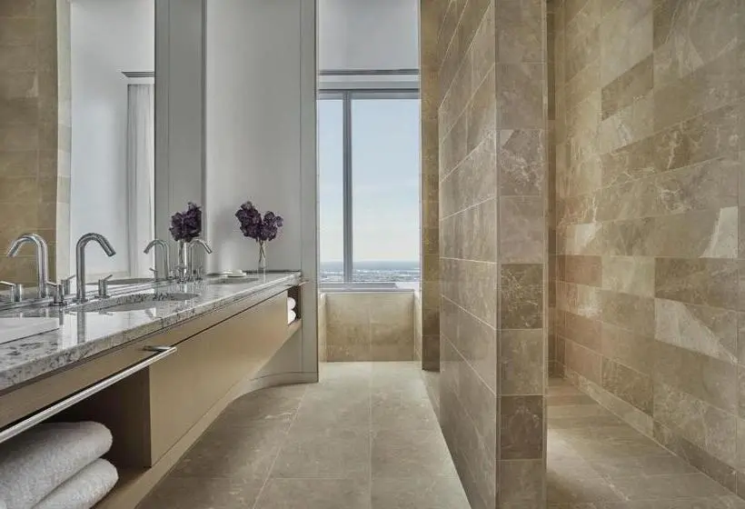 身障者適用キングサイズベッドルーム, Four Seasons Hotel Philadelphia At Comcast Center