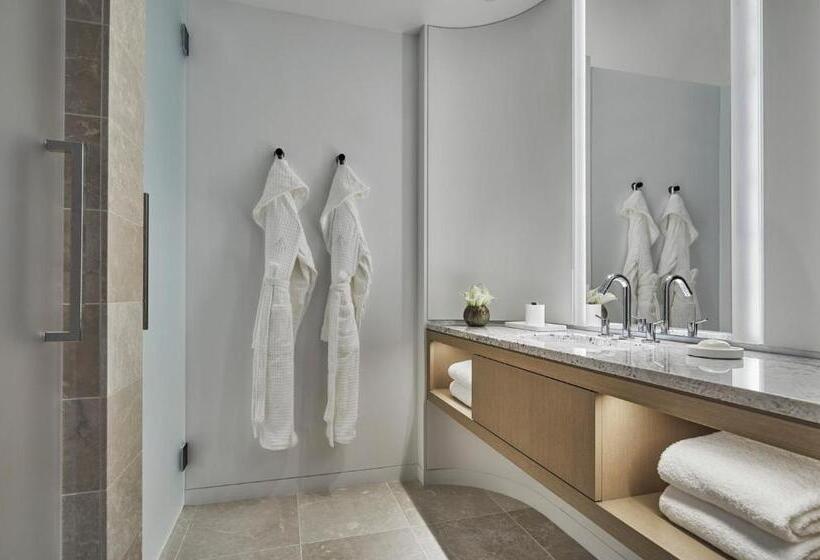 스탠다드 룸, Four Seasons Hotel Philadelphia At Comcast Center