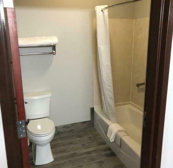 キングサイズベッドのスイートルーム, Lea County Inn