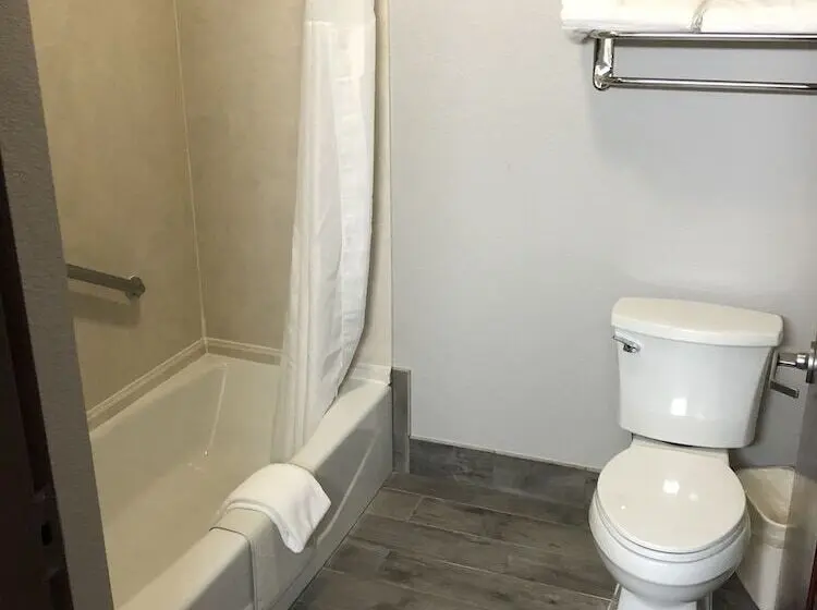 スイート, Lea County Inn