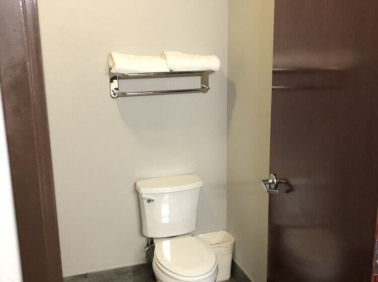 スイート, Lea County Inn