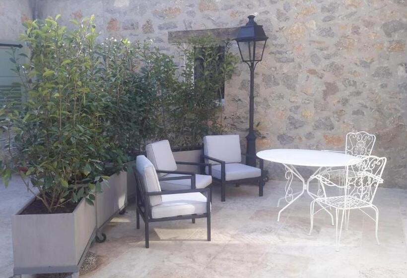 اتاق استاندارد با چشمانداز باغ, Aux Charmes De Grasse