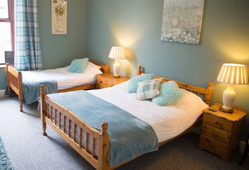 اتاق خانوادگی, Compton Guest House