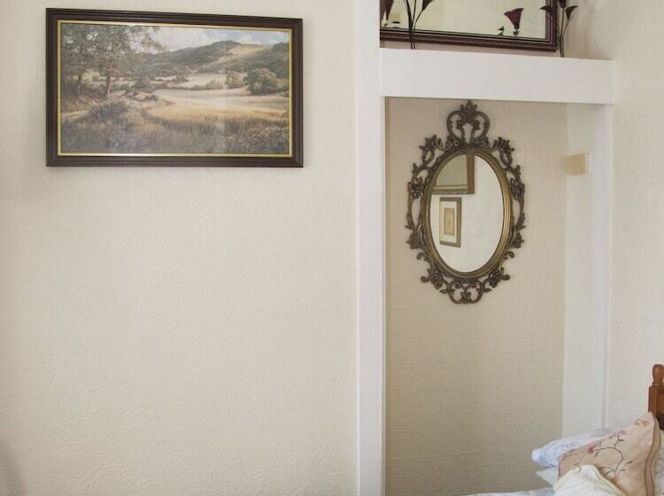 Номер Стандарт, St Martins Guest House