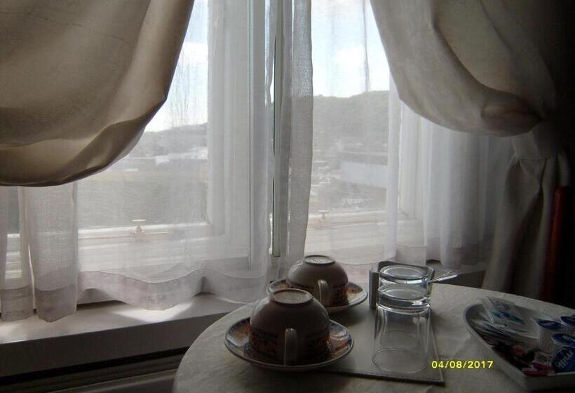 اتاق استاندارد, St Martins Guest House
