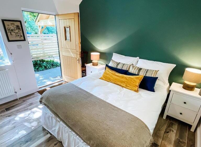 اتاق لوکس, The Peacock Inn