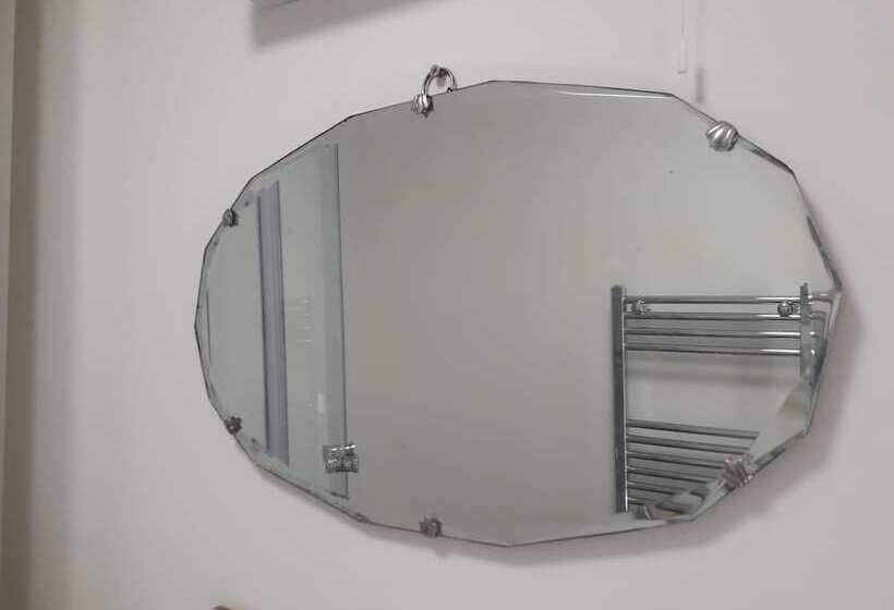 סוויטה משפחתית, Melin Tregib