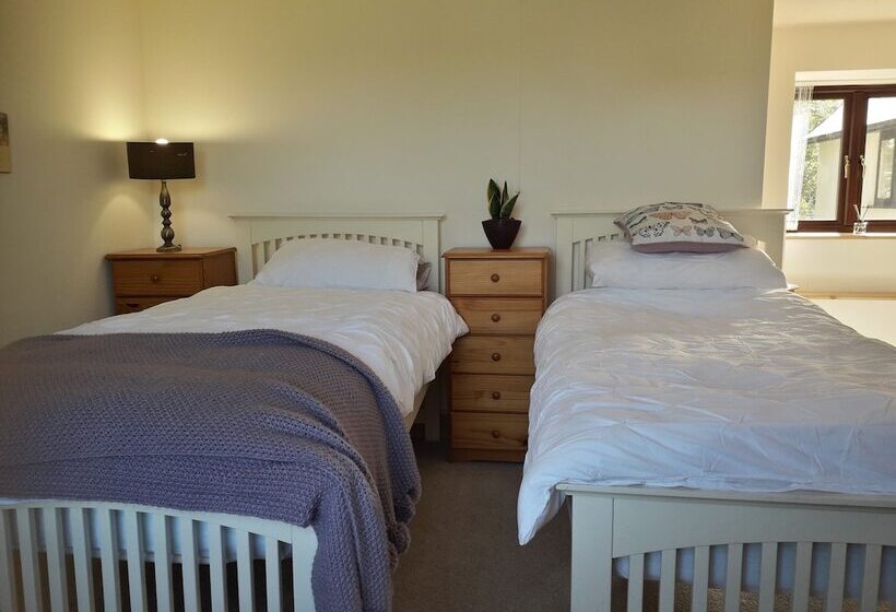 סוויטה משפחתית, Melin Tregib