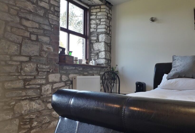 סוויטה משפחתית, Melin Tregib