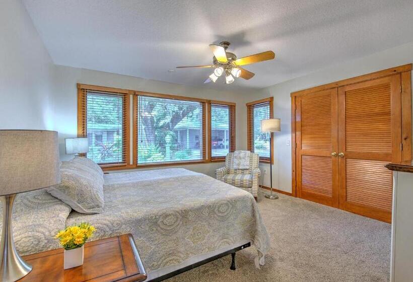 غرفة قياسية مع حمام خارجي, Riverbend Retreat   Fla