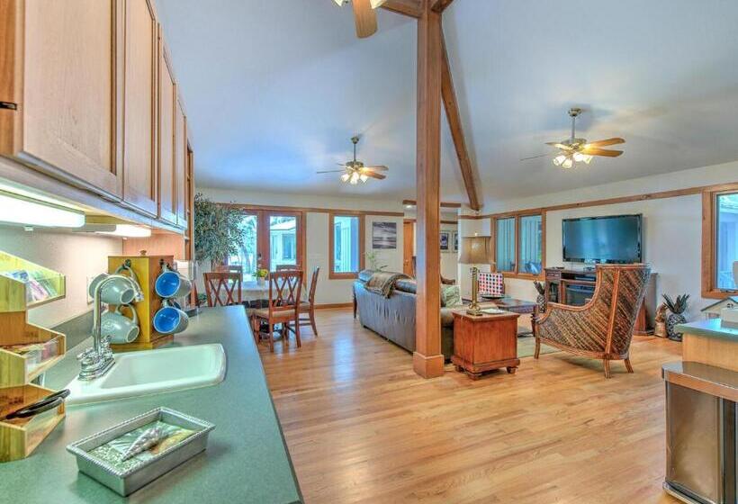 غرفة قياسية مع حمام خارجي, Riverbend Retreat   Fla