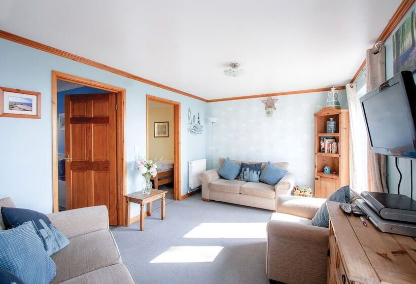 小室, Bronllys Farm