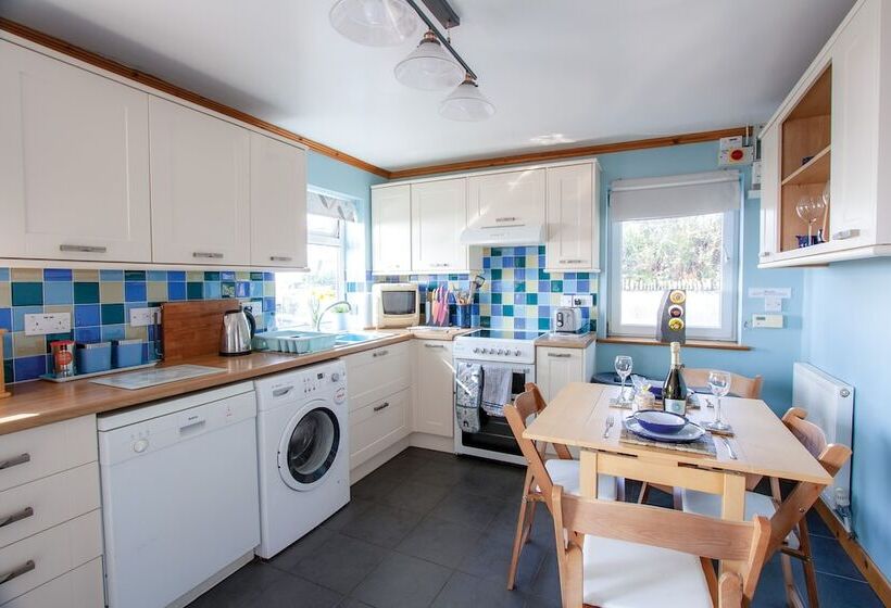 小室, Bronllys Farm