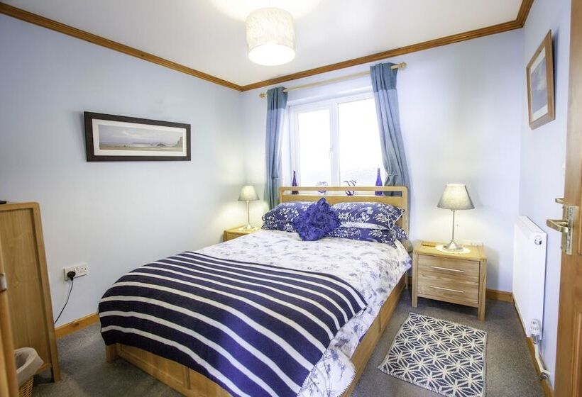 小室, Bronllys Farm