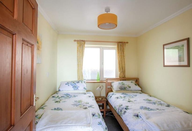 小室, Bronllys Farm