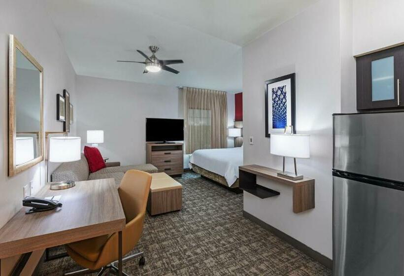 带大床的复式套间, Staybridge Suites   Houston Iah Airport East, An Ihg