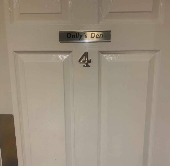 スタンダードトリプルルーム, The Grotto