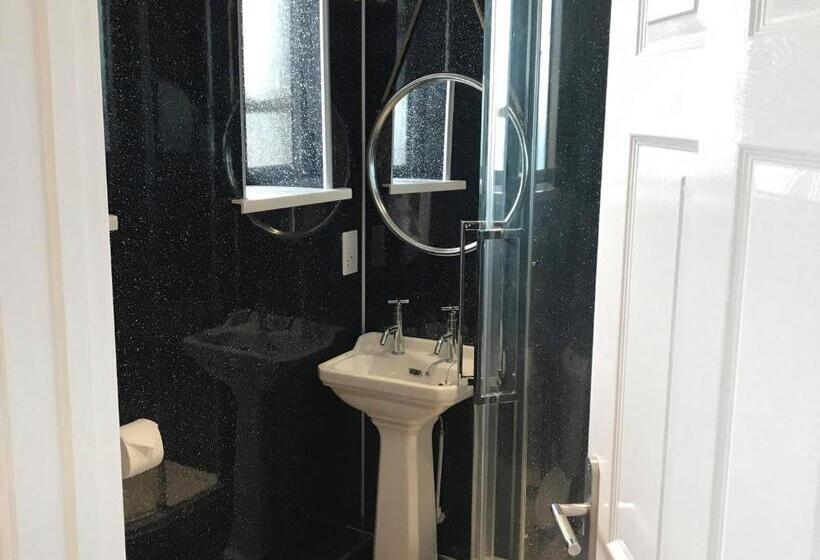 デラックスルーム, The Grotto