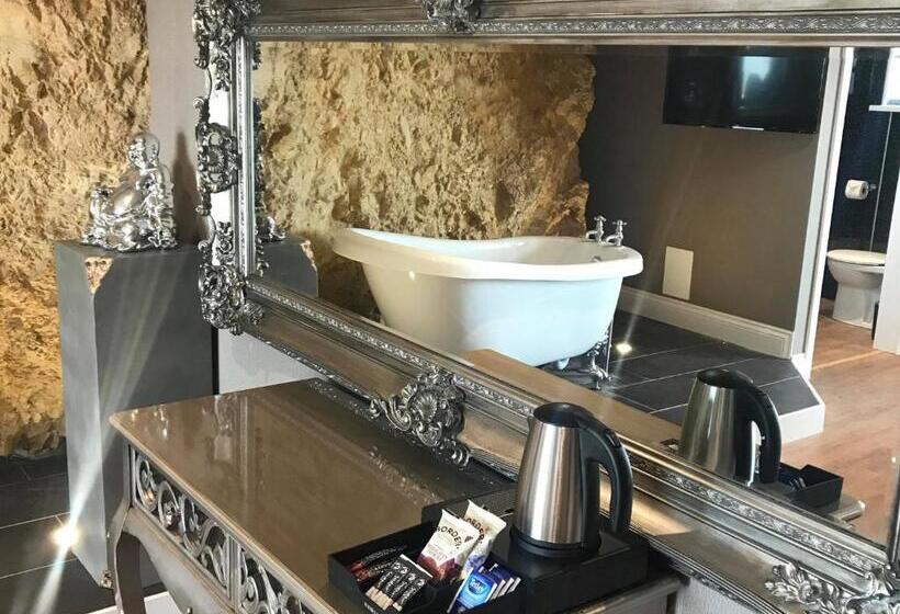 デラックスルーム, The Grotto