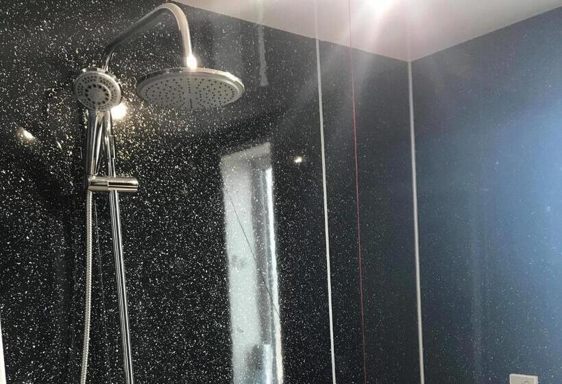 オーシャンビュースタンダードルーム, The Grotto